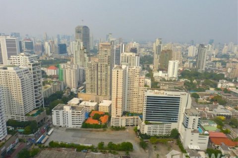 Condominio de 2 dormitorios en Khlong Toei, Bangkok, Tailandia № 123985 - foto 27