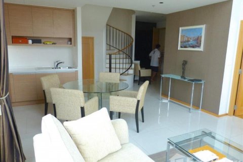 Condominio de 2 dormitorios en Khlong Toei, Bangkok, Tailandia № 123985 - foto 11