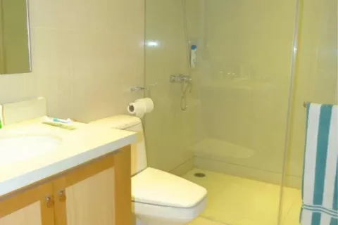 Condominio de 2 dormitorios en Khlong Toei, Bangkok, Tailandia № 123985 - foto 22