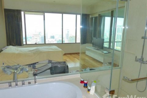 Condominio de 2 dormitorios en Khlong Toei, Bangkok, Tailandia № 123985 - foto 6