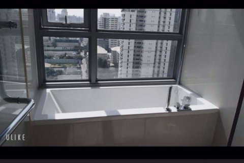 Condominio de 2 dormitorios en Watthana, Bangkok, Tailandia № 76084 - foto 6