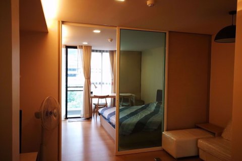 Condominio de 1 dormitorio en Watthana, Bangkok, Tailandia № 76083 - foto 4