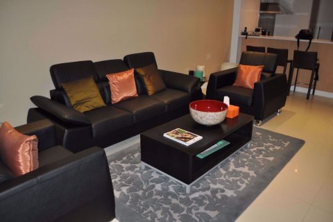Condominio de 2 dormitorios en Pathum Wan, Bangkok, Tailandia № 76082 - foto 2