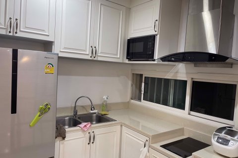 Condominio de 1 dormitorio en Sathon, Bangkok, Tailandia № 80997 - foto 2