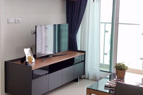 Condominio de 1 dormitorio en Huai Khwang, Bangkok, Tailandia № 76825 - foto 3
