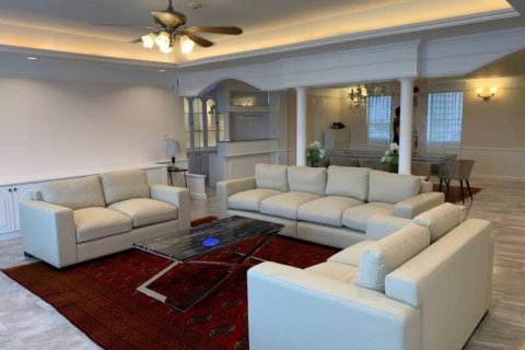 Condo in Bangkok, Thailand, 4 bedrooms  № 79124