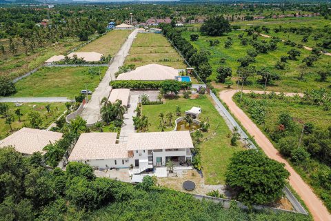 Casa de 5 dormitorios en Hua Hin, Tailandia № 125212 - foto 3