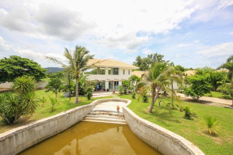 Casa de 5 dormitorios en Hua Hin, Tailandia № 125212 - foto 7