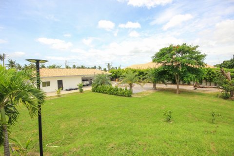 Casa de 5 dormitorios en Hua Hin, Tailandia № 125212 - foto 11