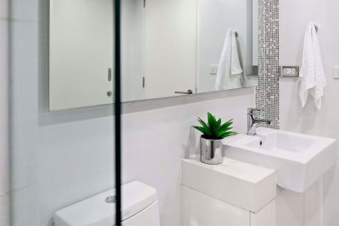 Condominio de 1 dormitorio en Sathon, Bangkok, Tailandia № 76277 - foto 9