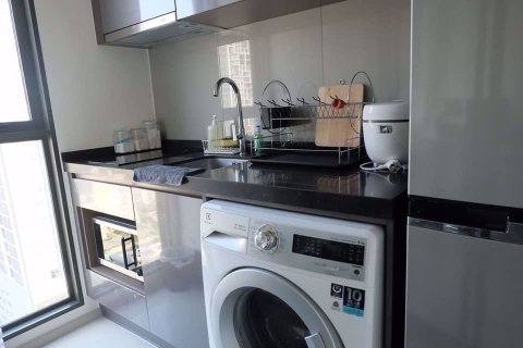 Condominio de 1 dormitorio en Ratchathewi, Bangkok, Tailandia № 76276 - foto 2