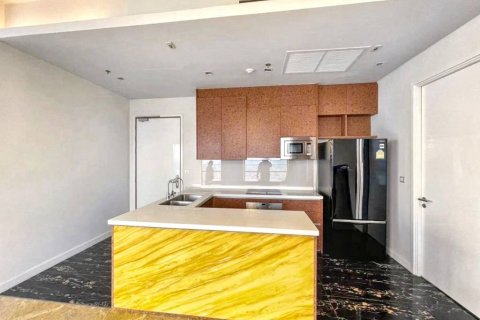 Condo in Bangkok, Thailand, 2 bedrooms № 124700 - photo 4