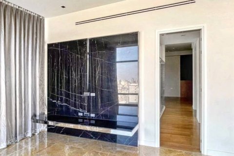 Condo in Bangkok, Thailand, 2 bedrooms № 124700 - photo 3