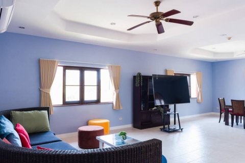 Chalet de 3 dormitorios en Hua Hin, Tailandia № 124697 - foto 8