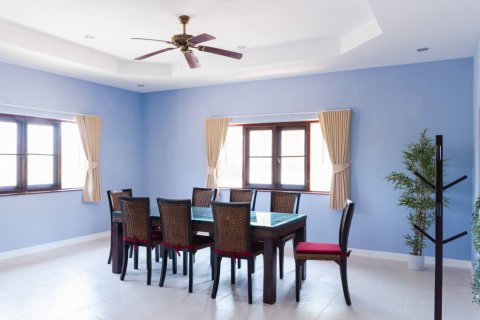 Chalet de 3 dormitorios en Hua Hin, Tailandia № 124697 - foto 9