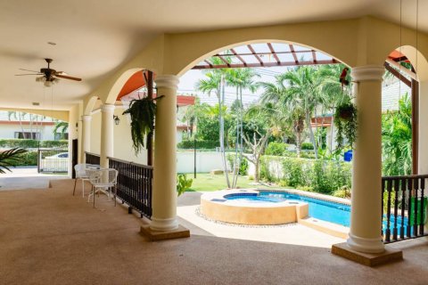 Chalet de 3 dormitorios en Hua Hin, Tailandia № 124697 - foto 5