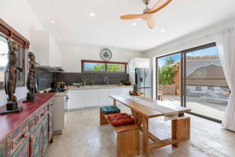 Chalet de 3 dormitorios en Surat Thani, Tailandia № 132565 - foto 10