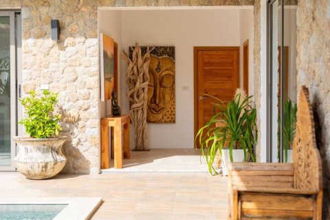 Chalet de 3 dormitorios en Surat Thani, Tailandia № 132565 - foto 4