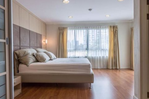 Condominio de 2 dormitorios en Watthana, Bangkok, Tailandia № 76381 - foto 17