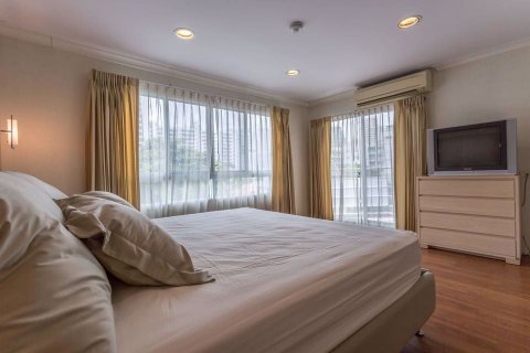 Condominio de 2 dormitorios en Watthana, Bangkok, Tailandia № 76381 - foto 24