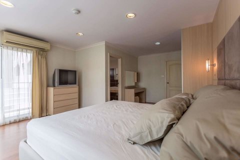 Condominio de 2 dormitorios en Watthana, Bangkok, Tailandia № 76381 - foto 22