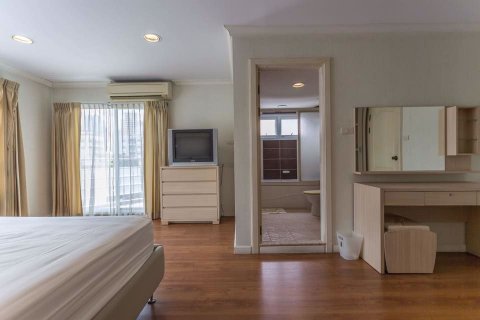 Condominio de 2 dormitorios en Watthana, Bangkok, Tailandia № 76381 - foto 23