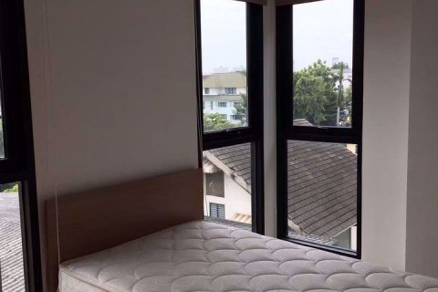 Condo in Phra Khanong, Bangkok, Thailand, 2 bedrooms № 76385 - photo 8