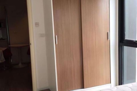 Condo in Phra Khanong, Bangkok, Thailand, 2 bedrooms № 76385 - photo 7