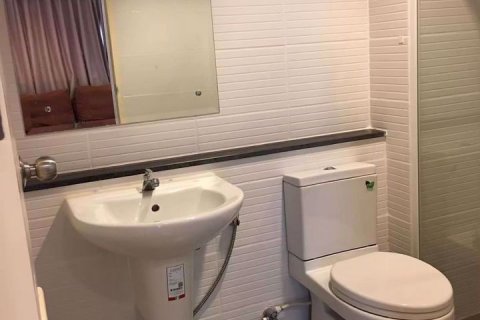 Condo in Phra Khanong, Bangkok, Thailand, 2 bedrooms № 76385 - photo 9
