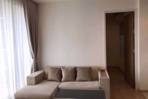 Condominio de 2 dormitorios en Khlong Toei, Bangkok, Tailandia № 76386 - foto 3