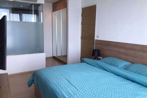 Condominio de 2 dormitorios en Khlong Toei, Bangkok, Tailandia № 76386 - foto 5