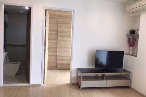 Condominio de 2 dormitorios en Khlong Toei, Bangkok, Tailandia № 76386 - foto 2