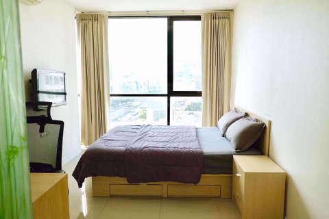 Condominio de 2 dormitorios en Huai Khwang, Bangkok, Tailandia № 76384 - foto 4