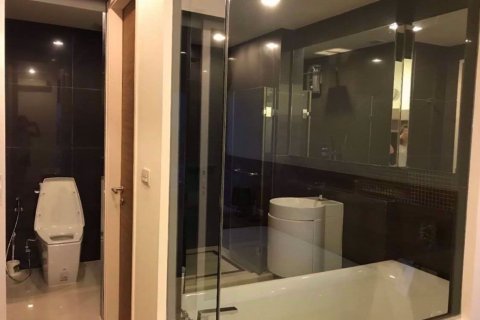 Condominio de 1 dormitorio en Khlong Toei, Bangkok, Tailandia № 76387 - foto 9