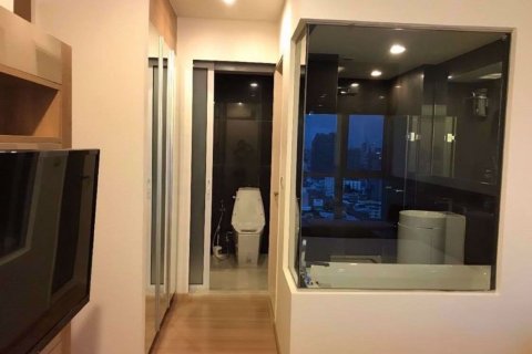 Condominio de 1 dormitorio en Khlong Toei, Bangkok, Tailandia № 76387 - foto 7