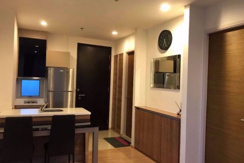 Condominio de 1 dormitorio en Khlong Toei, Bangkok, Tailandia № 76387 - foto 4