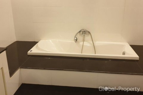 Condominio de 2 dormitorios en Pattaya, Tailandia № 81857 - foto 7