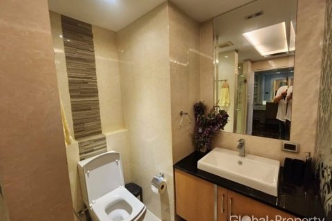 Condominio de 2 dormitorios en Pattaya, Tailandia № 81855 - foto 17