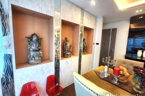 Condominio de 2 dormitorios en Pattaya, Tailandia № 81855 - foto 6