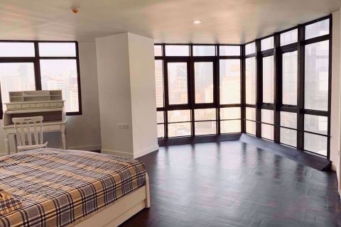 Condominio de 2 dormitorios en Watthana, Bangkok, Tailandia № 76718 - foto 4