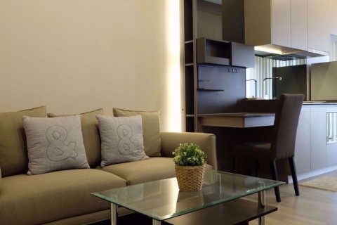 Condominio de 1 dormitorio en Khlong Toei, Bangkok, Tailandia № 76716
