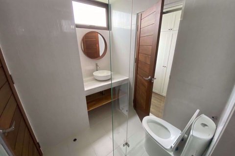 Condominio de 3 dormitorios en Watthana, Bangkok, Tailandia № 76720 - foto 11