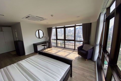 Condominio de 3 dormitorios en Watthana, Bangkok, Tailandia № 76720 - foto 4