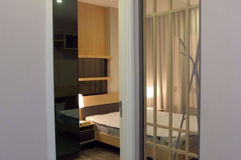 Condominio de 1 dormitorio en Khlong Toei, Bangkok, Tailandia № 76717 - foto 5