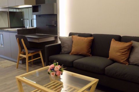 Condominio de 1 dormitorio en Khlong Toei, Bangkok, Tailandia № 76717 - foto 2