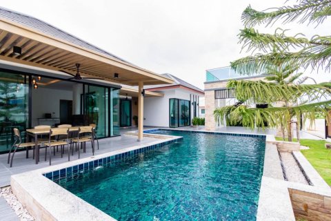 Chalet de 3 dormitorios en Hua Hin, Tailandia № 119596 - foto 3