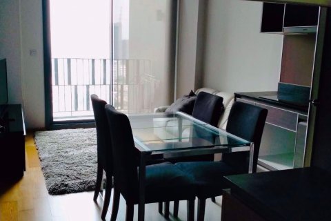 Dúplex de 2 dormitorios en Khlong Toei, Bangkok, Tailandia № 76228 - foto 3
