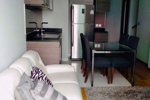 Dúplex de 2 dormitorios en Khlong Toei, Bangkok, Tailandia № 76228 - foto 2