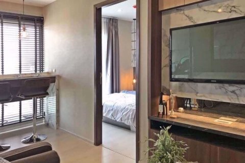 Condominio de 1 dormitorio en Ratchathewi, Bangkok, Tailandia № 76227 - foto 3