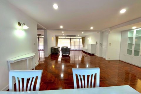 Condominio de 2 dormitorios en Watthana, Bangkok, Tailandia № 76225 - foto 2